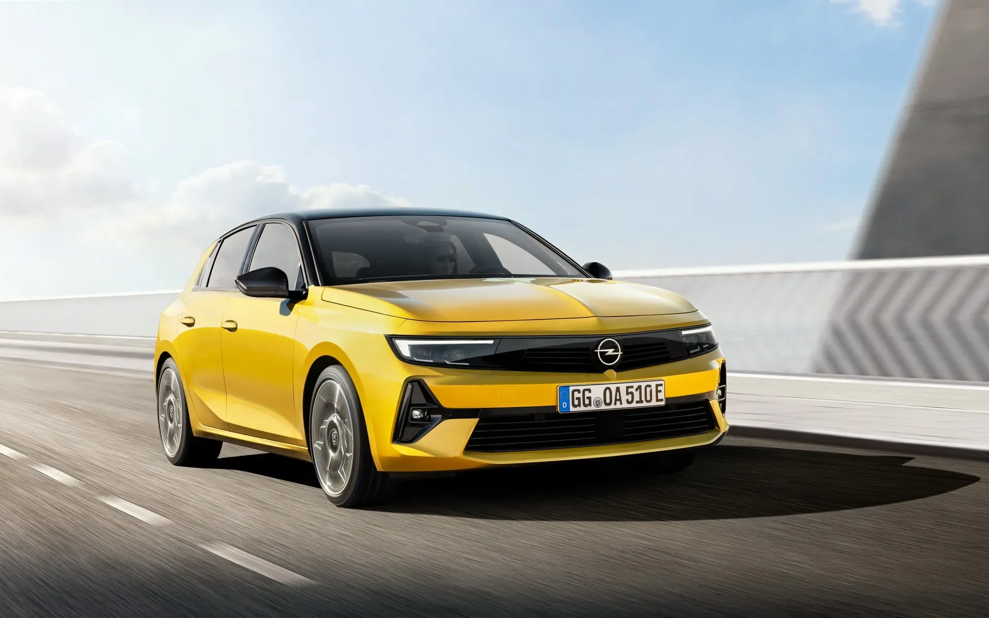 Nuevo Opel Astra L Amarillo