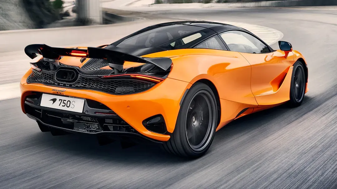 McLaren 720S Proactive Chassis Control 2 Naranja