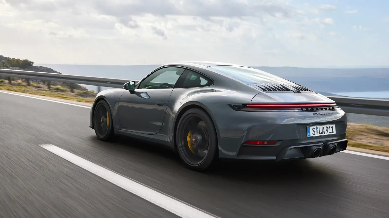 Porsche 911 GTS Gris