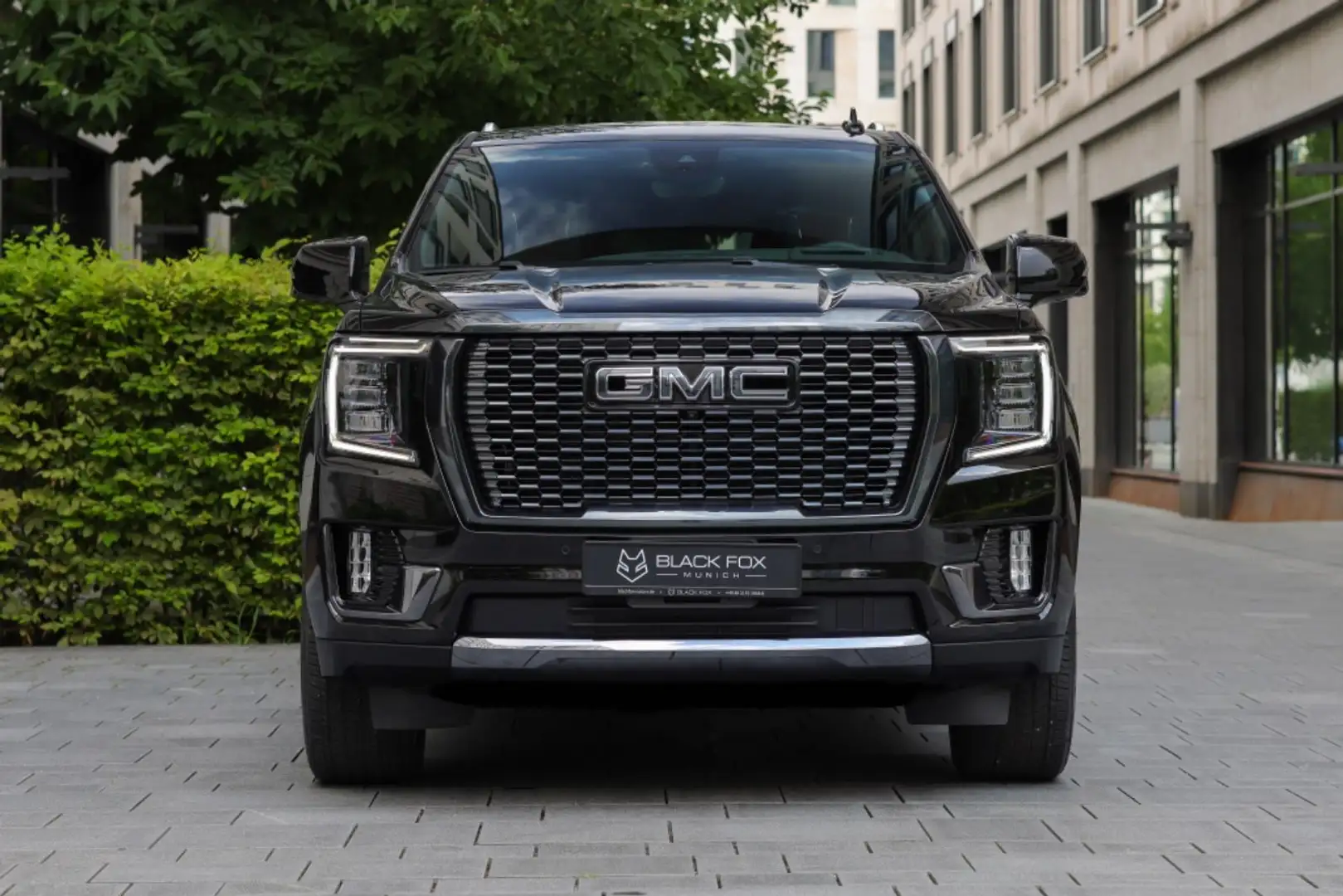 GMC Yukon Denali Ultimate 2023 Negro