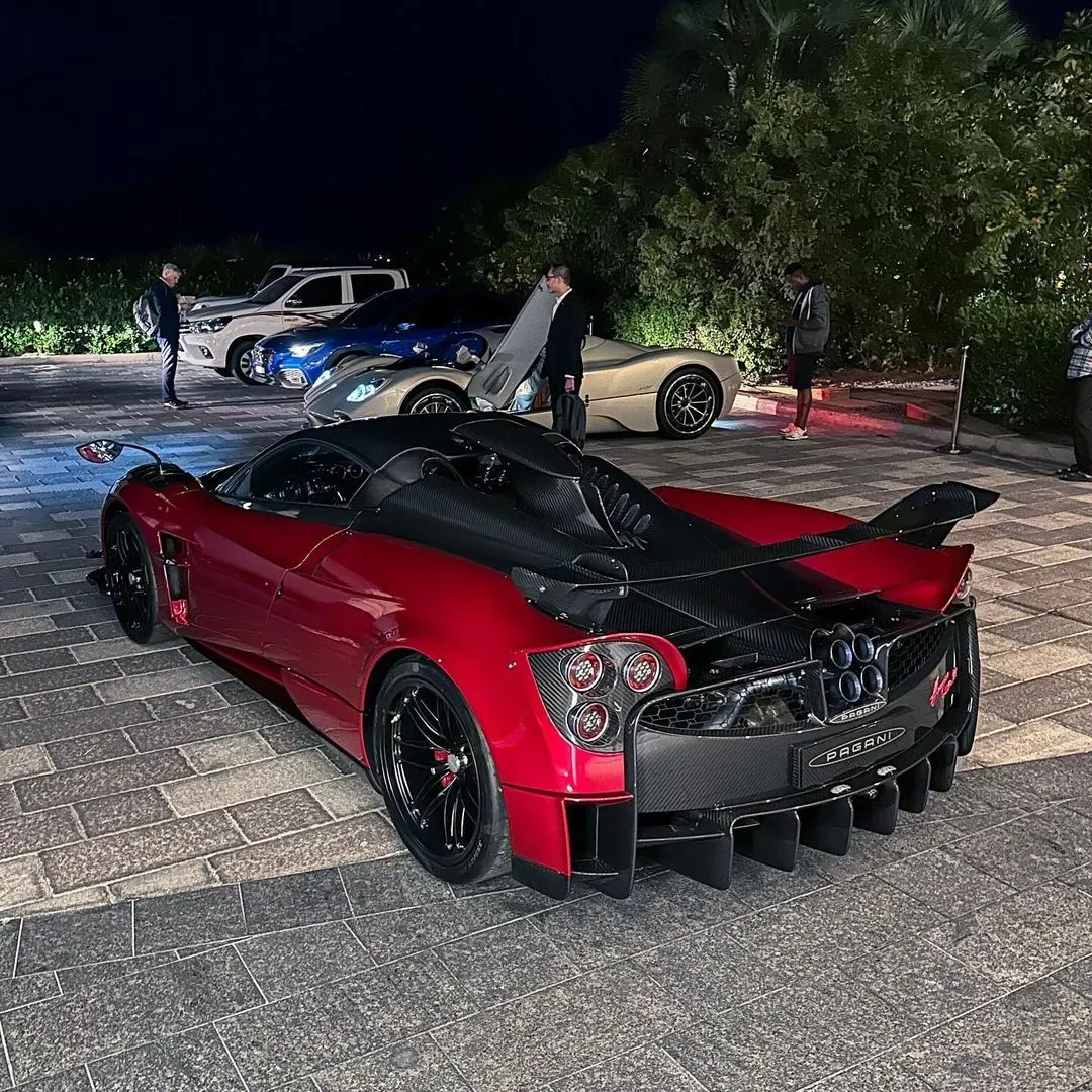 Vehículo Pagani Rojo