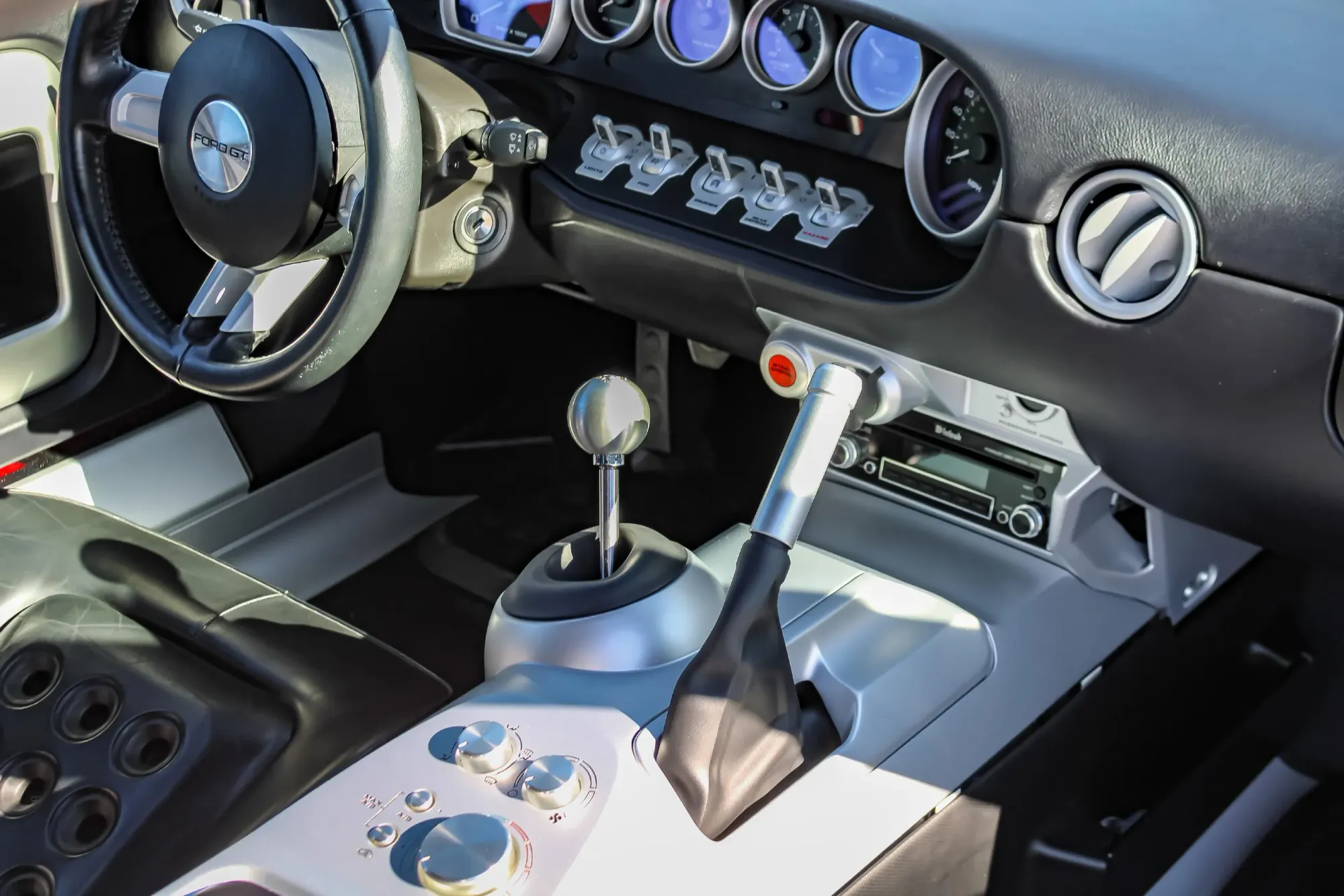 Ford GT 2006 Interior