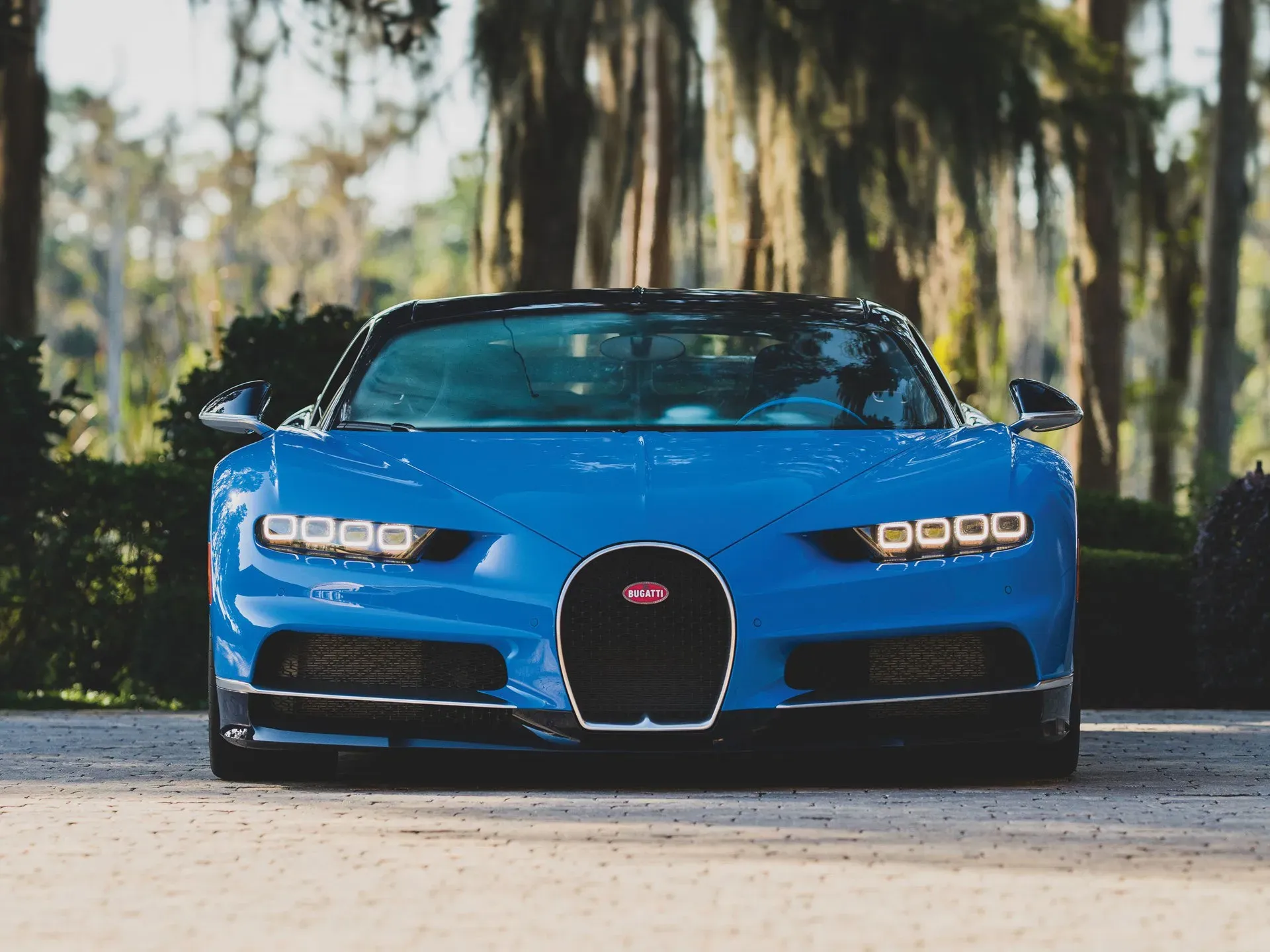 Bugatti Chiron Azul