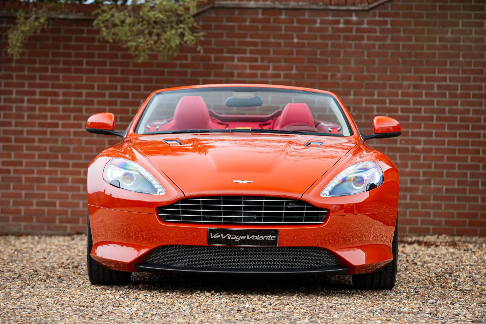 Aston Martin Virage Volante 2012 Rojo