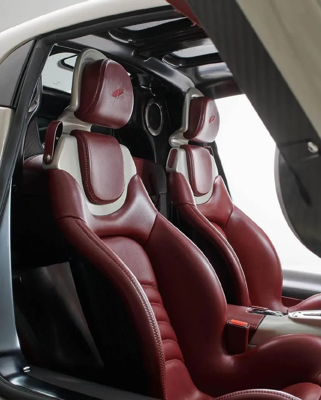 Pagani Utopia Interior