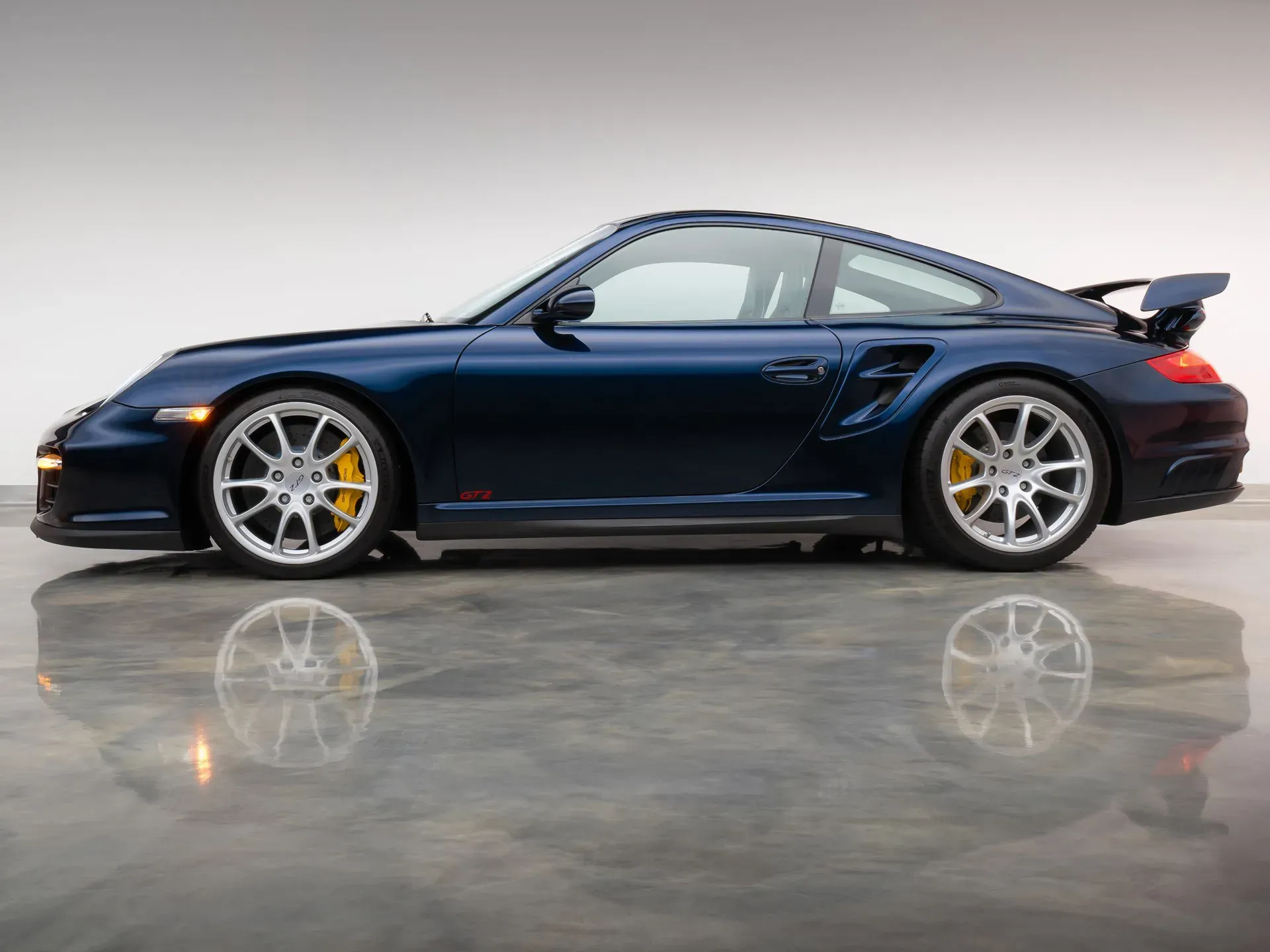 Porsche 911 GT2 2008 Azul