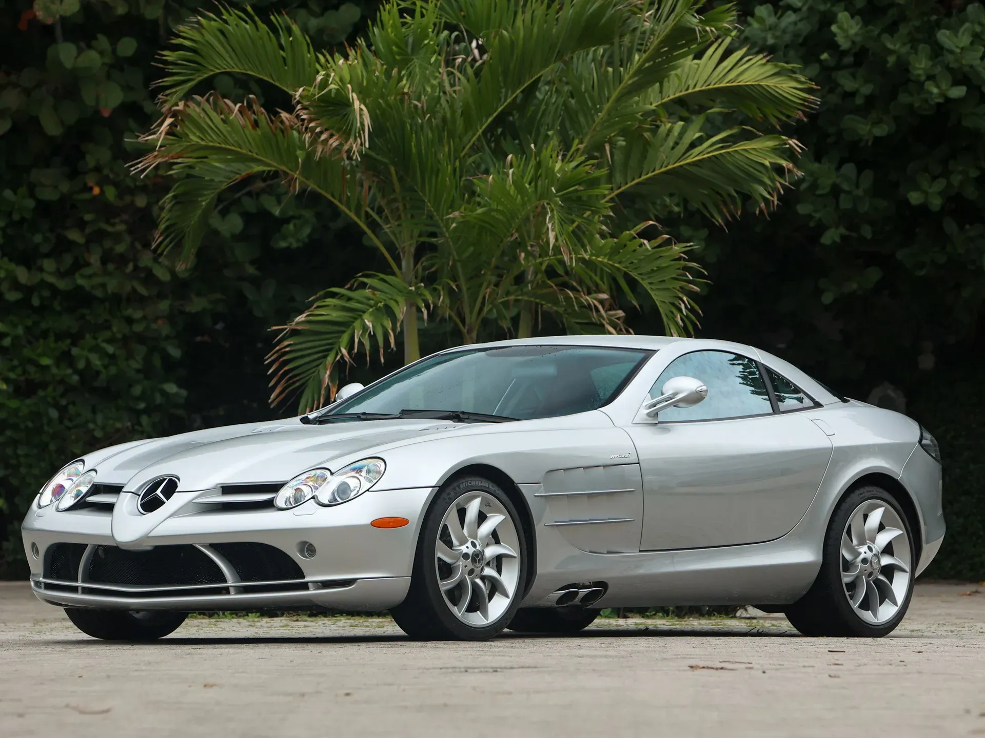 Mercedes-Benz SLR