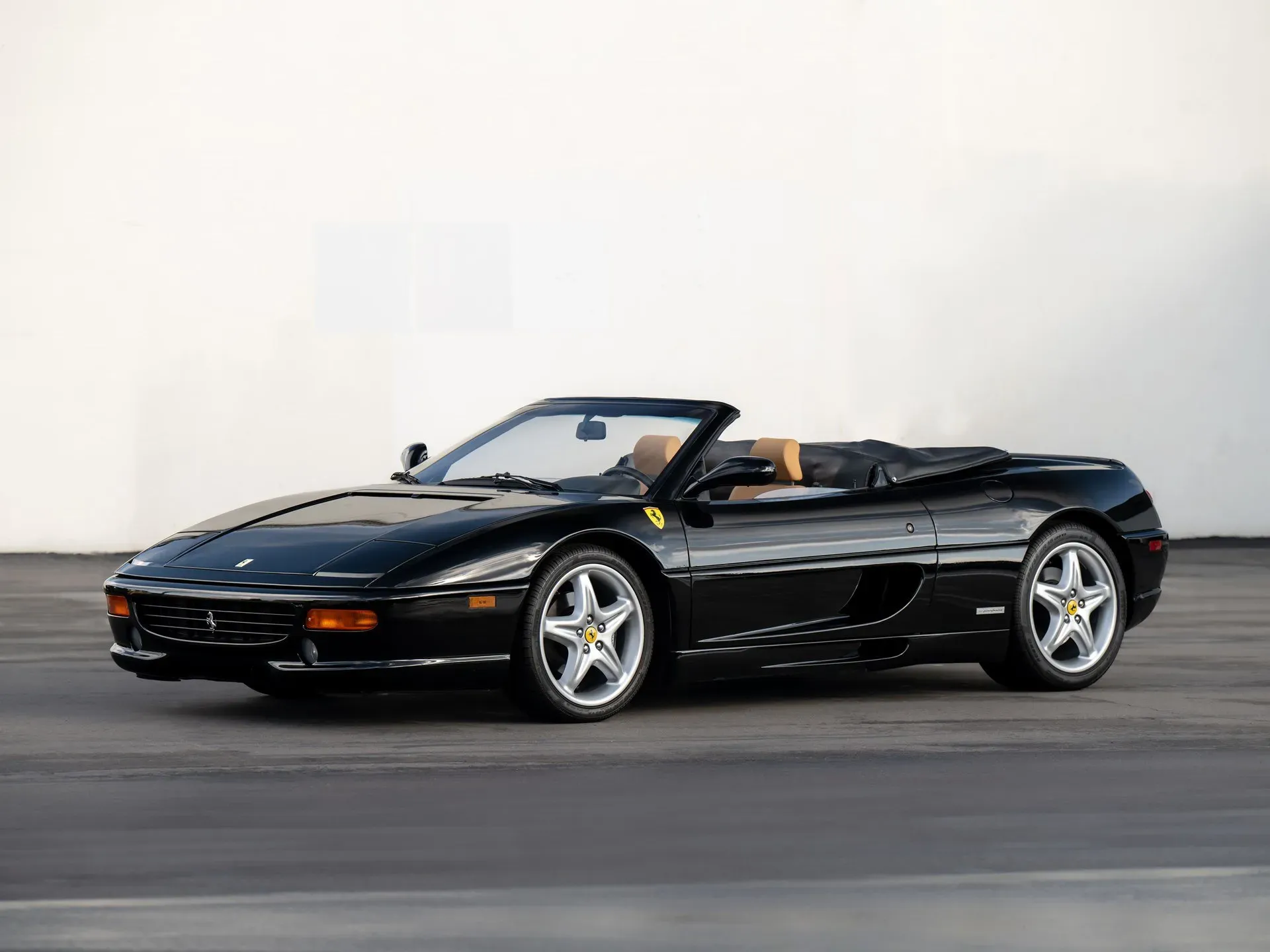 Ferrari F355 Spider Negro