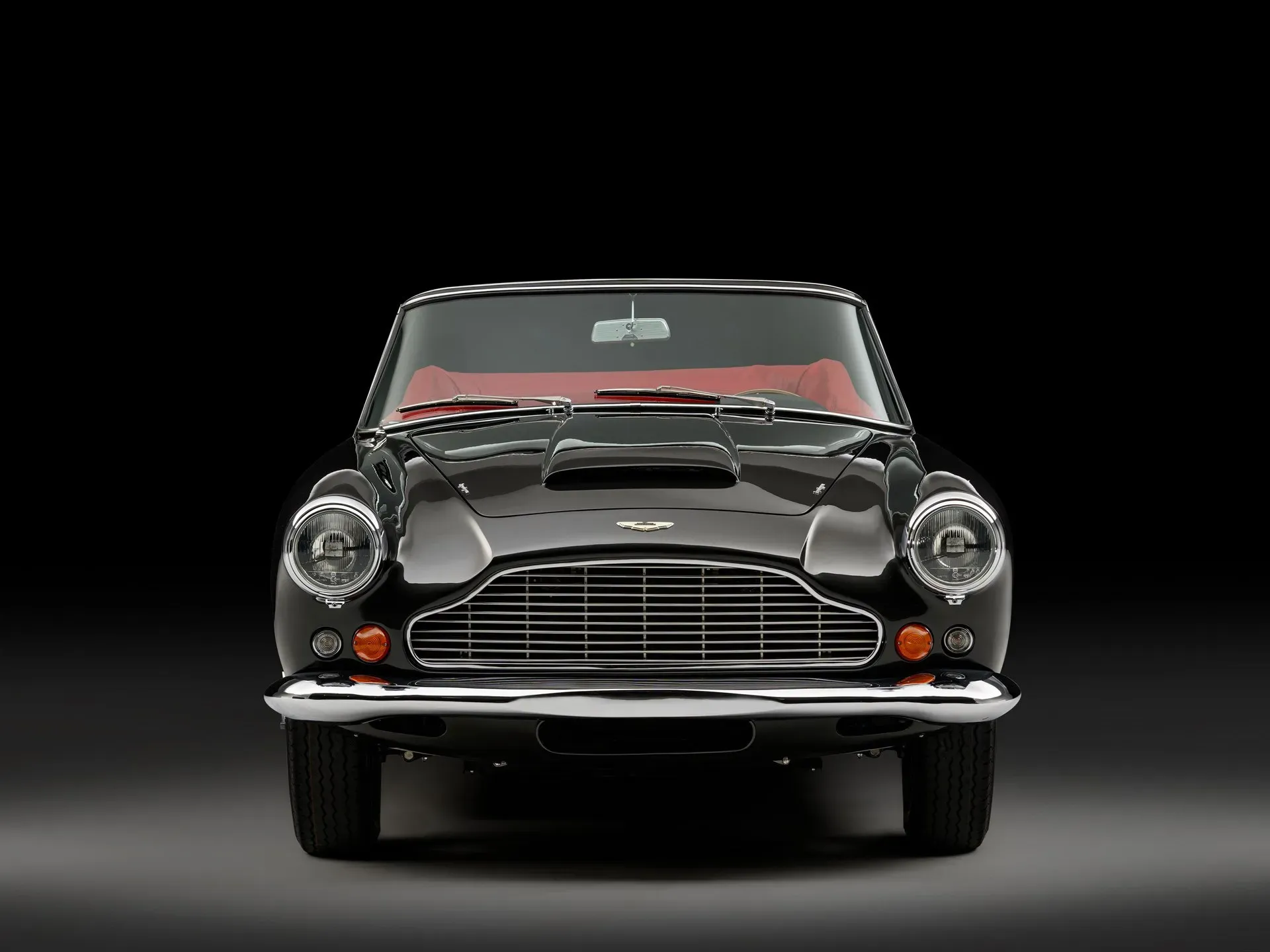 Aston Martin DB4