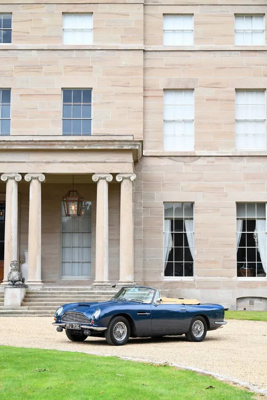 Aston Martin DB6 Volante