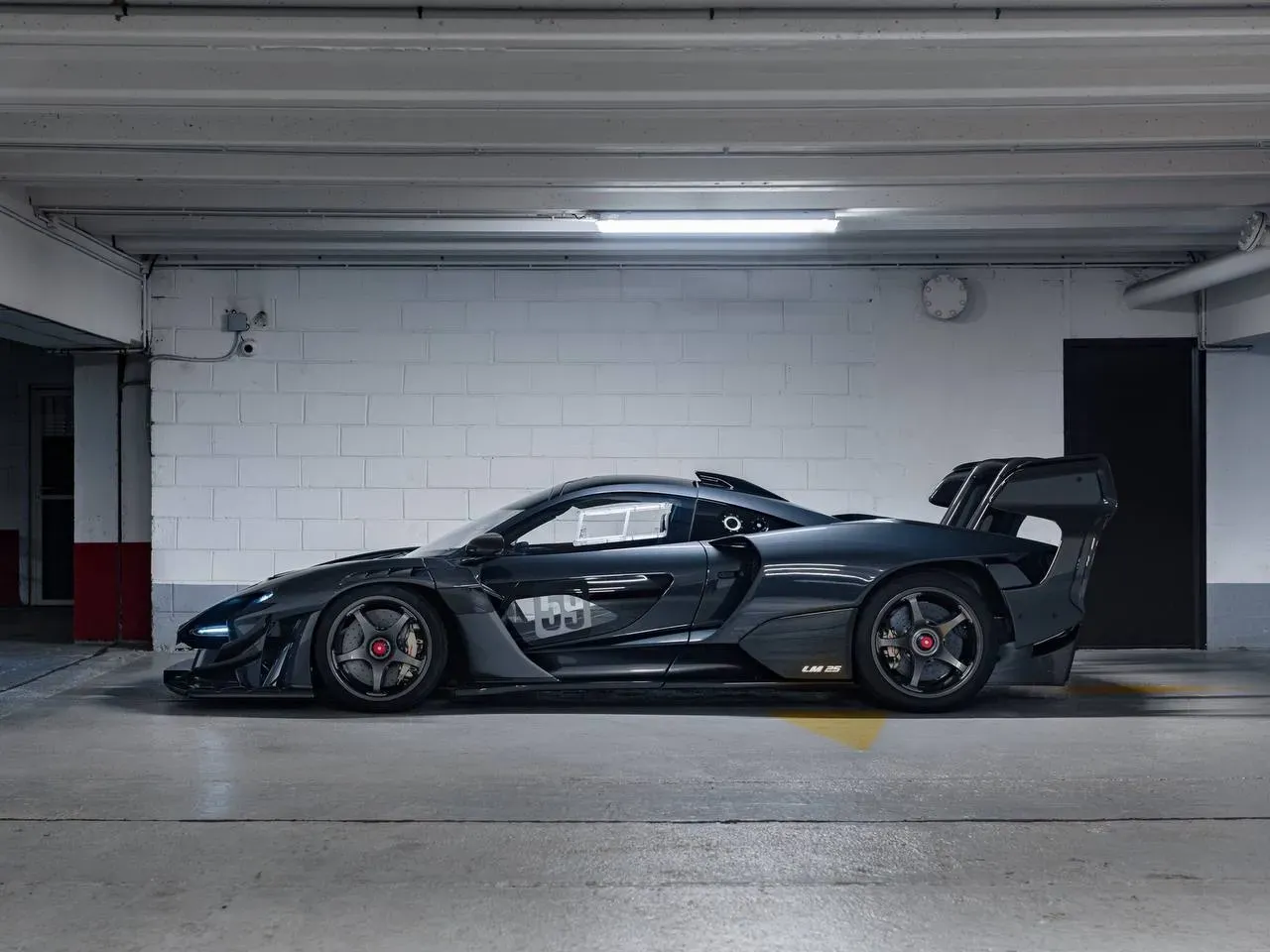 McLaren Senna GTR Negro