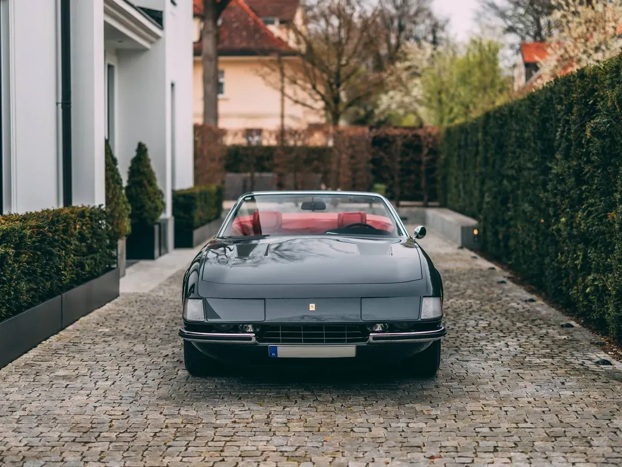 Ferrari 365 GTS/4 Daytona Spider Negro