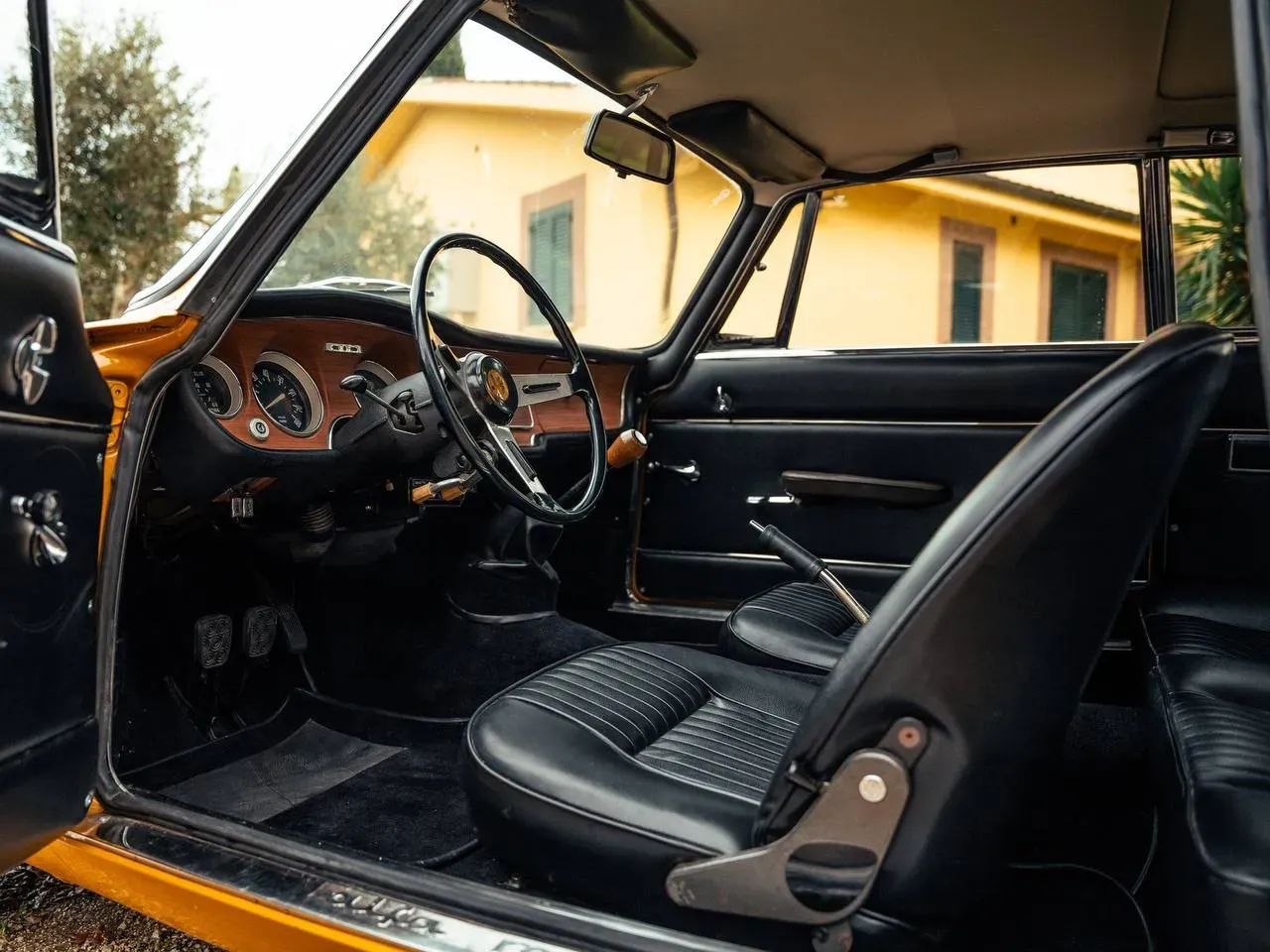 Alfa Romeo Interior