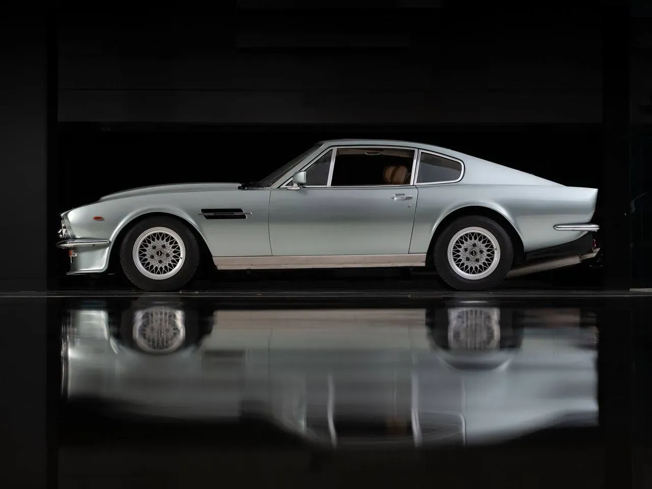 Aston Martin V8 Vantage Coupe 1985 Gris