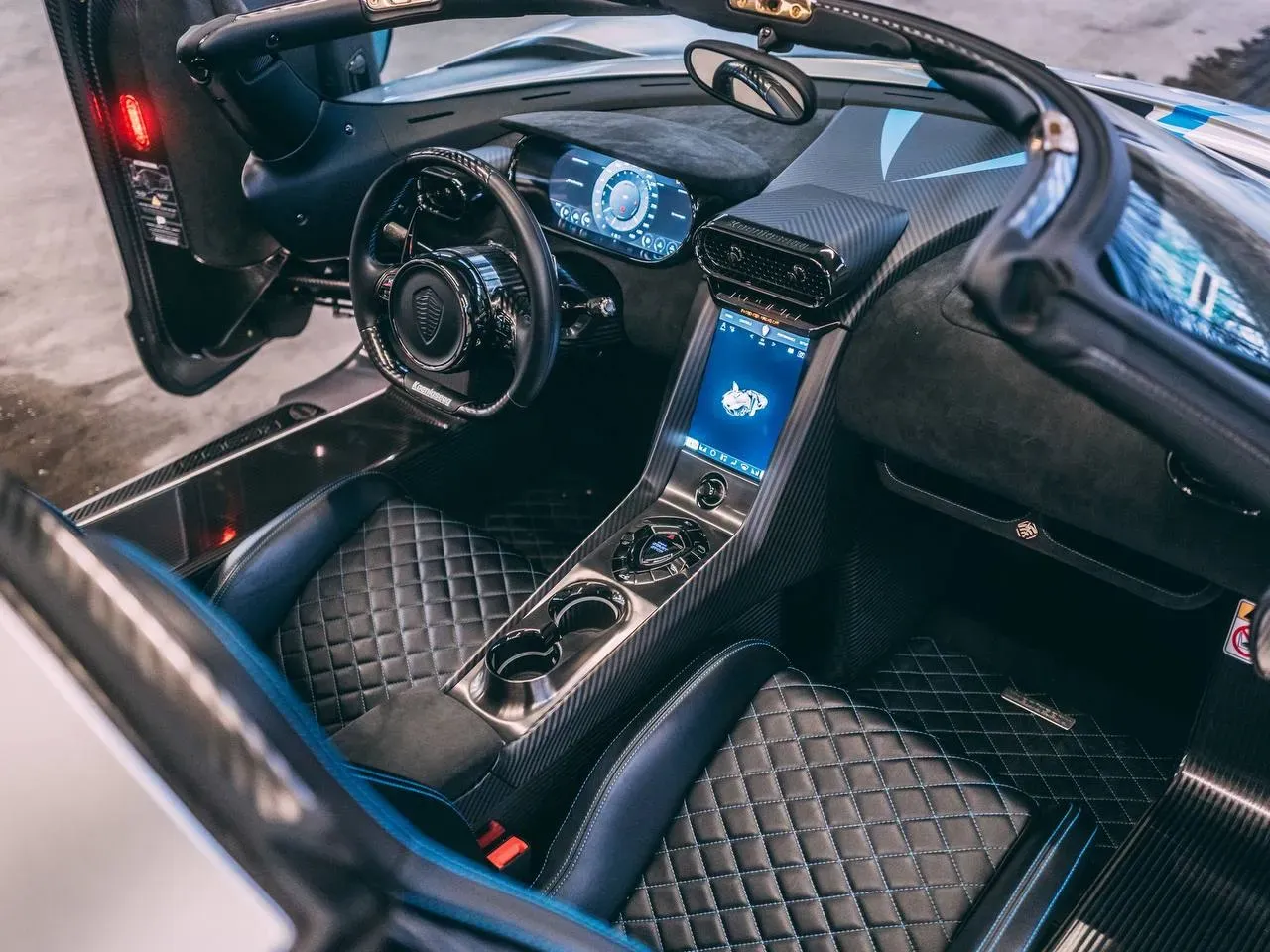 Koenigsegg Regera 2021 Interior