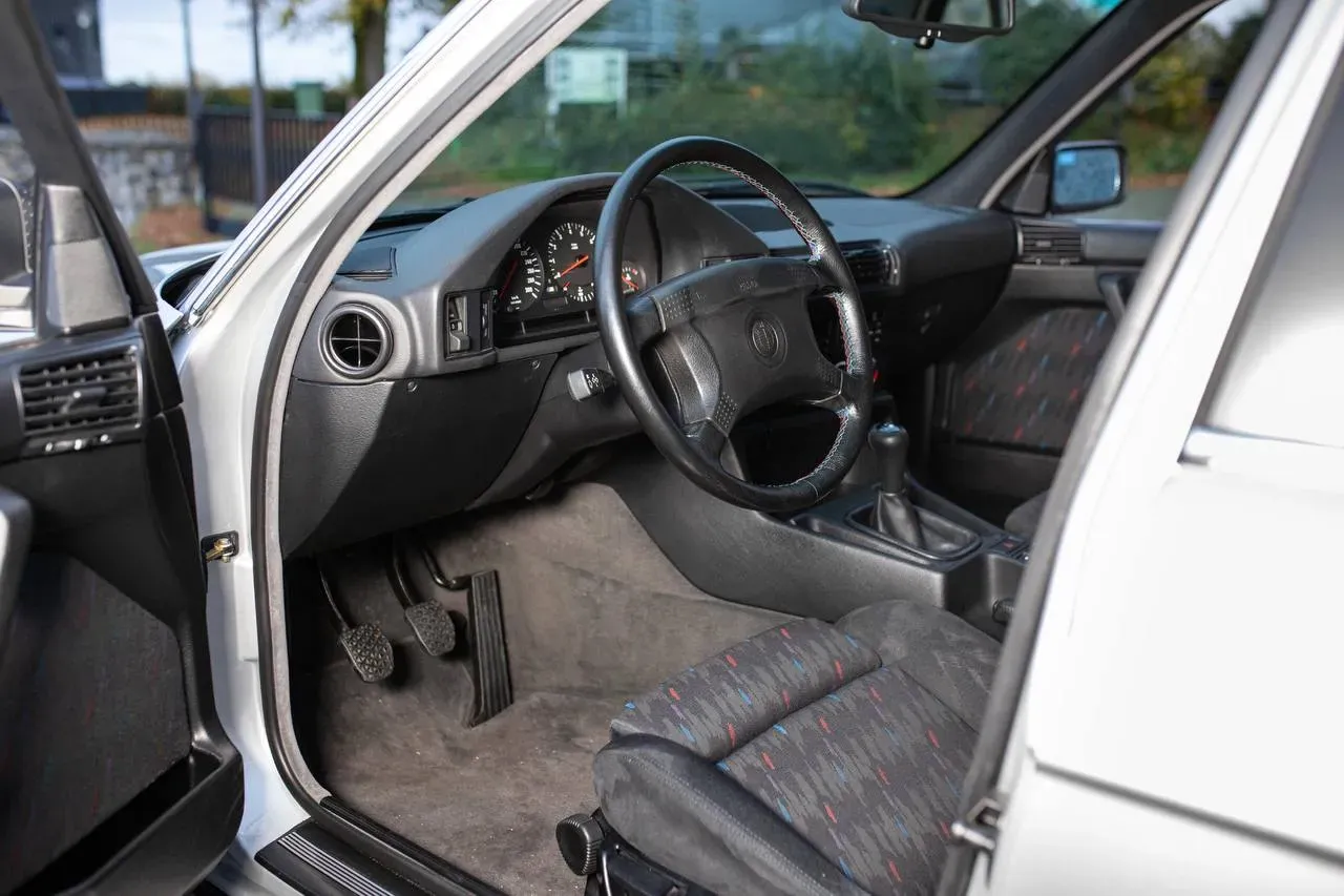 BMW E34 M5 Interior