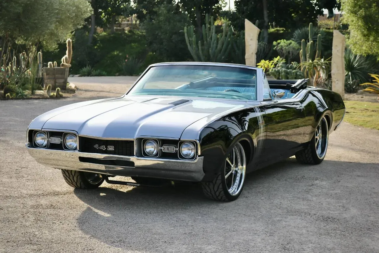 Oldsmobile 4-4-2 Convertible