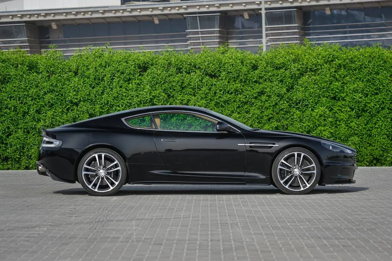 Aston Martin DBS Coupé