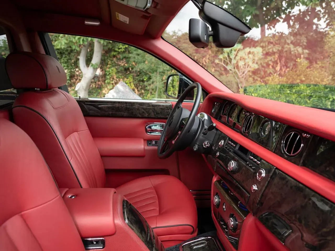 Rolls-Royce Phantom EWBK Interior