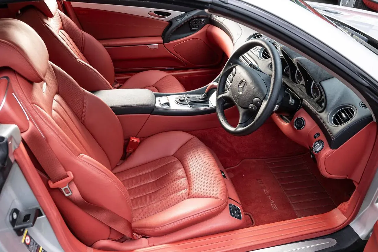 Mercedes-Benz SL55 AMG Interior