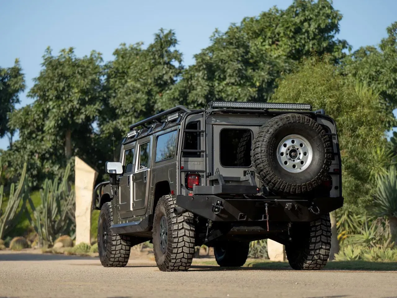 Hummer H1 Alpha "Armored"