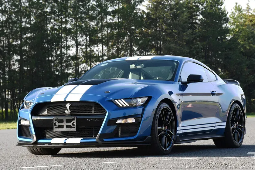 Ford Mustang GT500 Azul