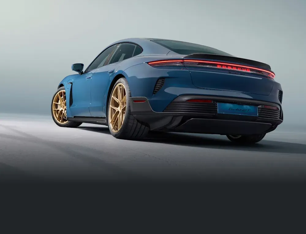 Porsche Taycan Turbo Azul