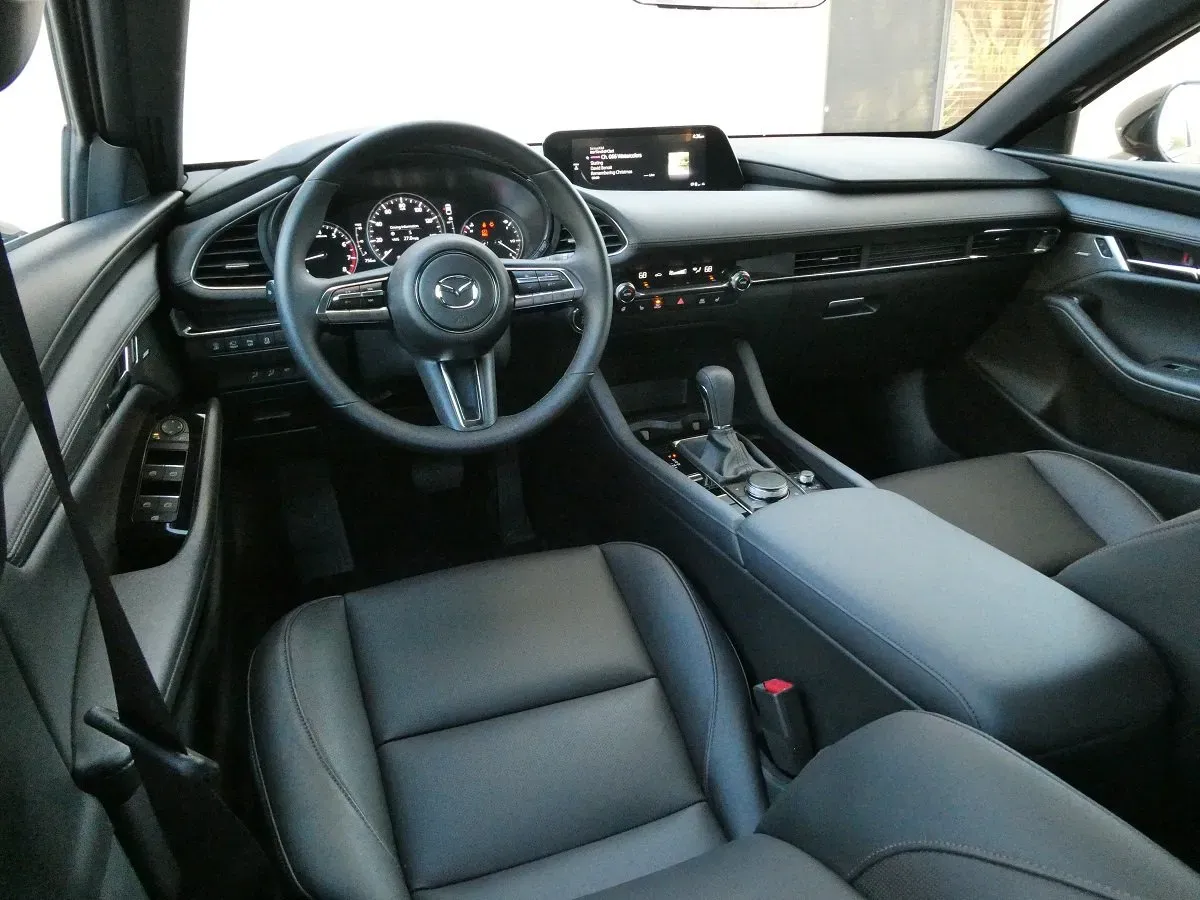 Mazda 3 Hatchback Turbo 2023 Interno