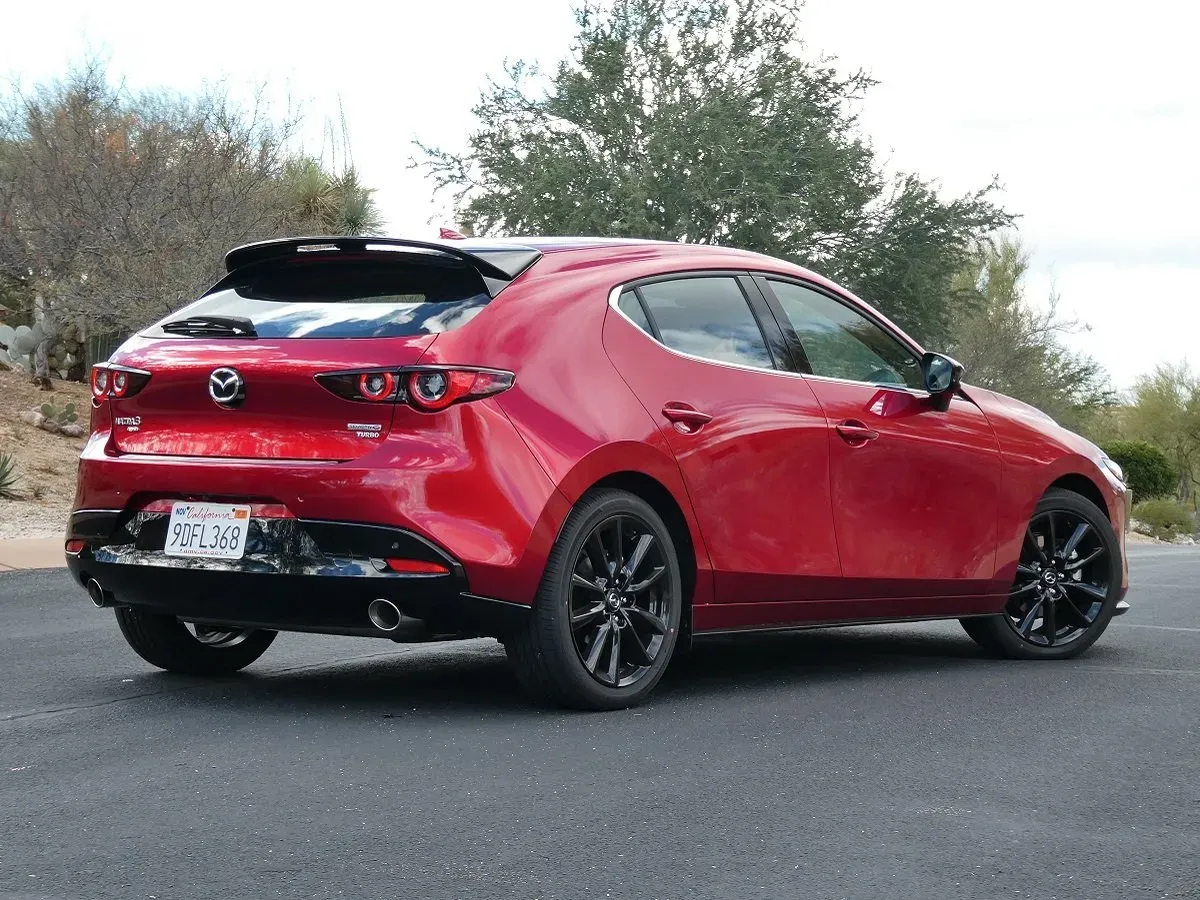 Mazda 3 Hatchback Turbo 2023 Rojo