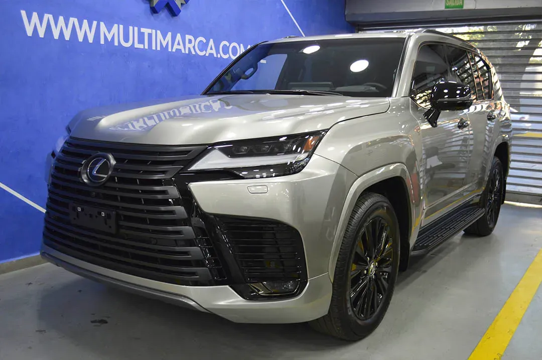 Lexus LX 600 Gris