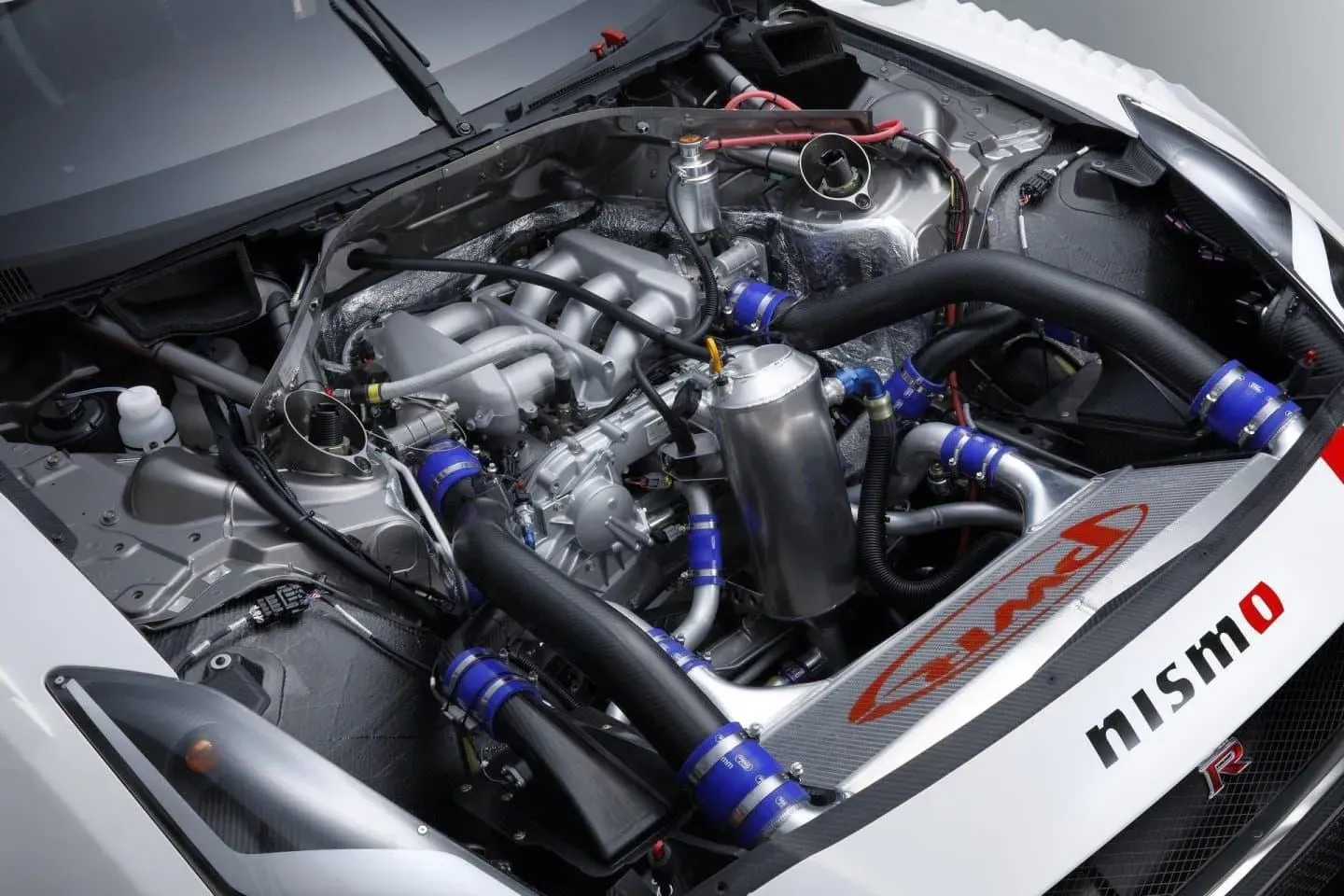  Nissan GTR Nismo 2015 motor V6