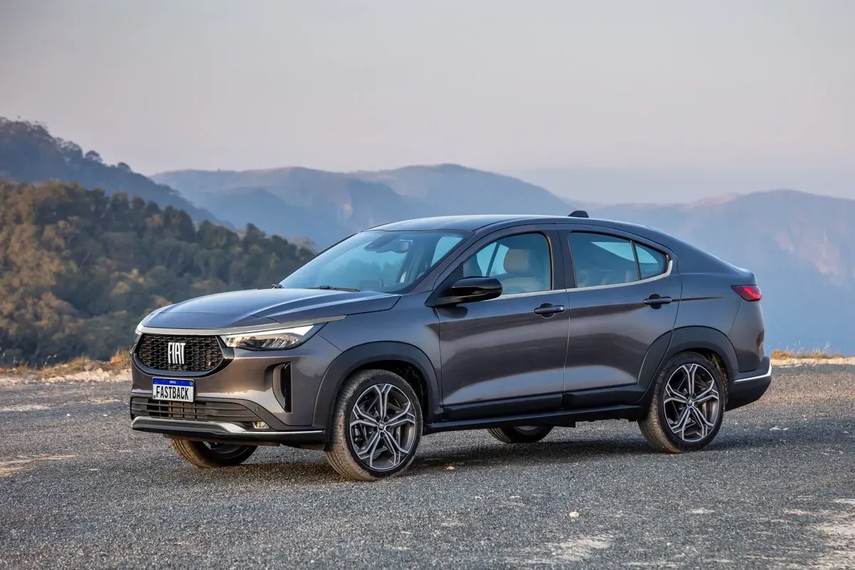 Fiat Fastback Negro