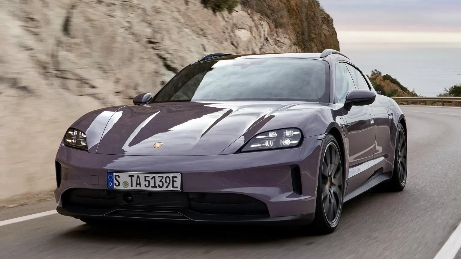 Porsche Taycan Sport Turismo Gris