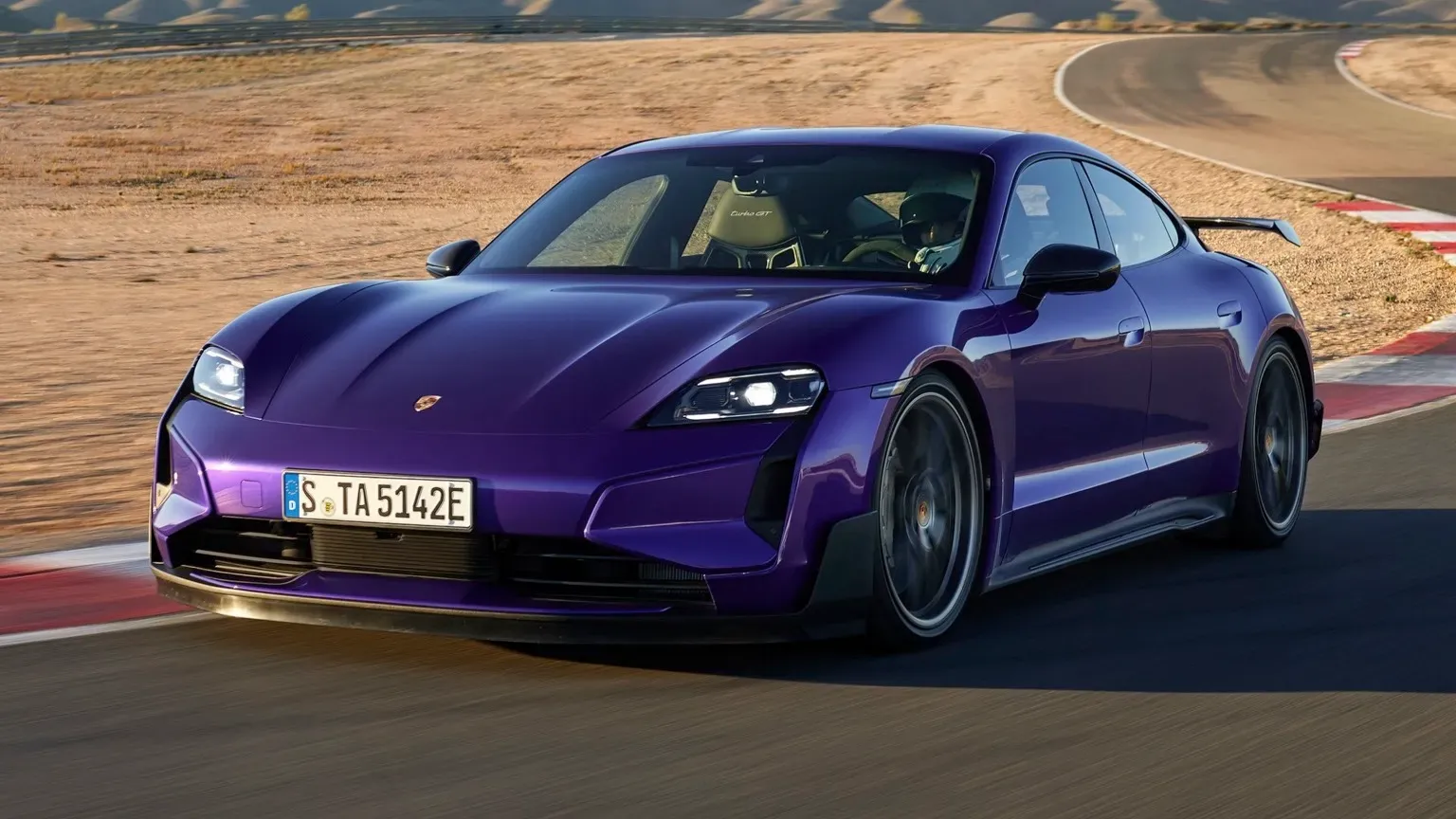 Porsche Taycan Turbo GT Morado