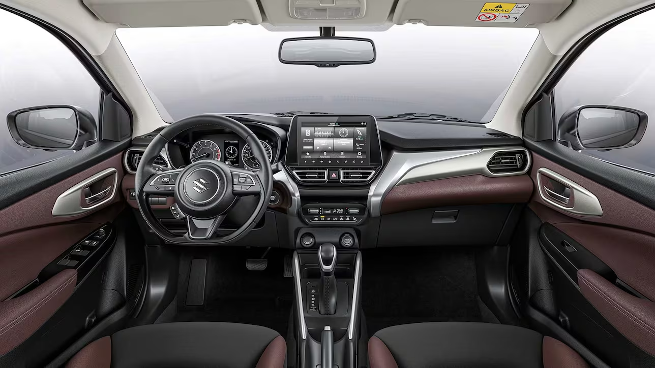 Interior delantero del Suzuki Fronx 2024