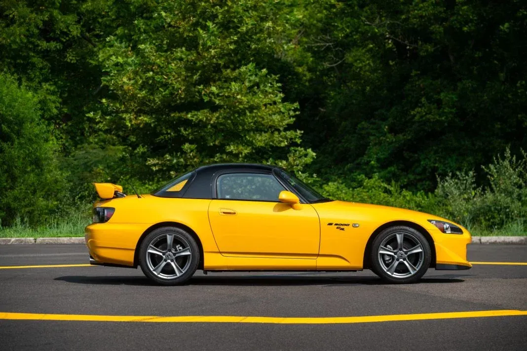 Honda S2000 Amarillo