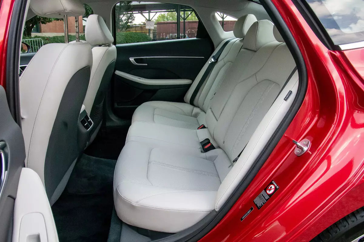 Interior trasero del Hyundai Sonata 2020