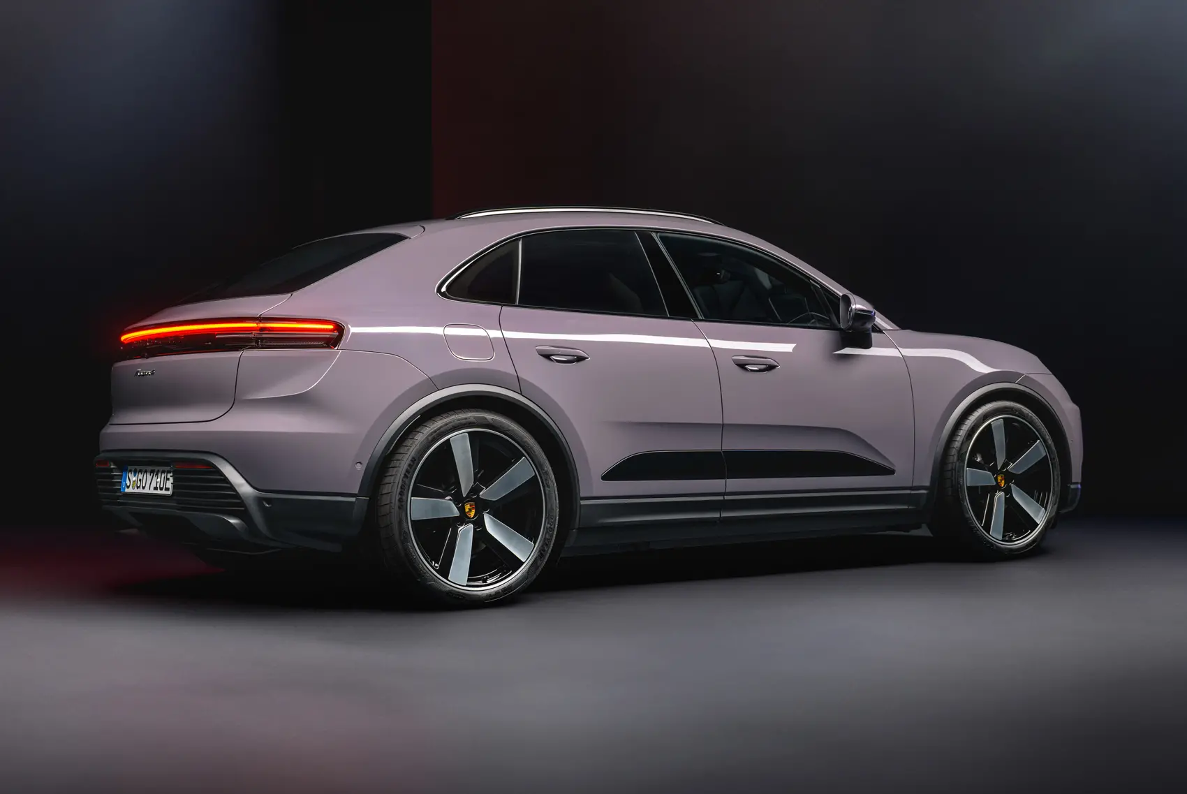 Porsche Macan EV Rosa