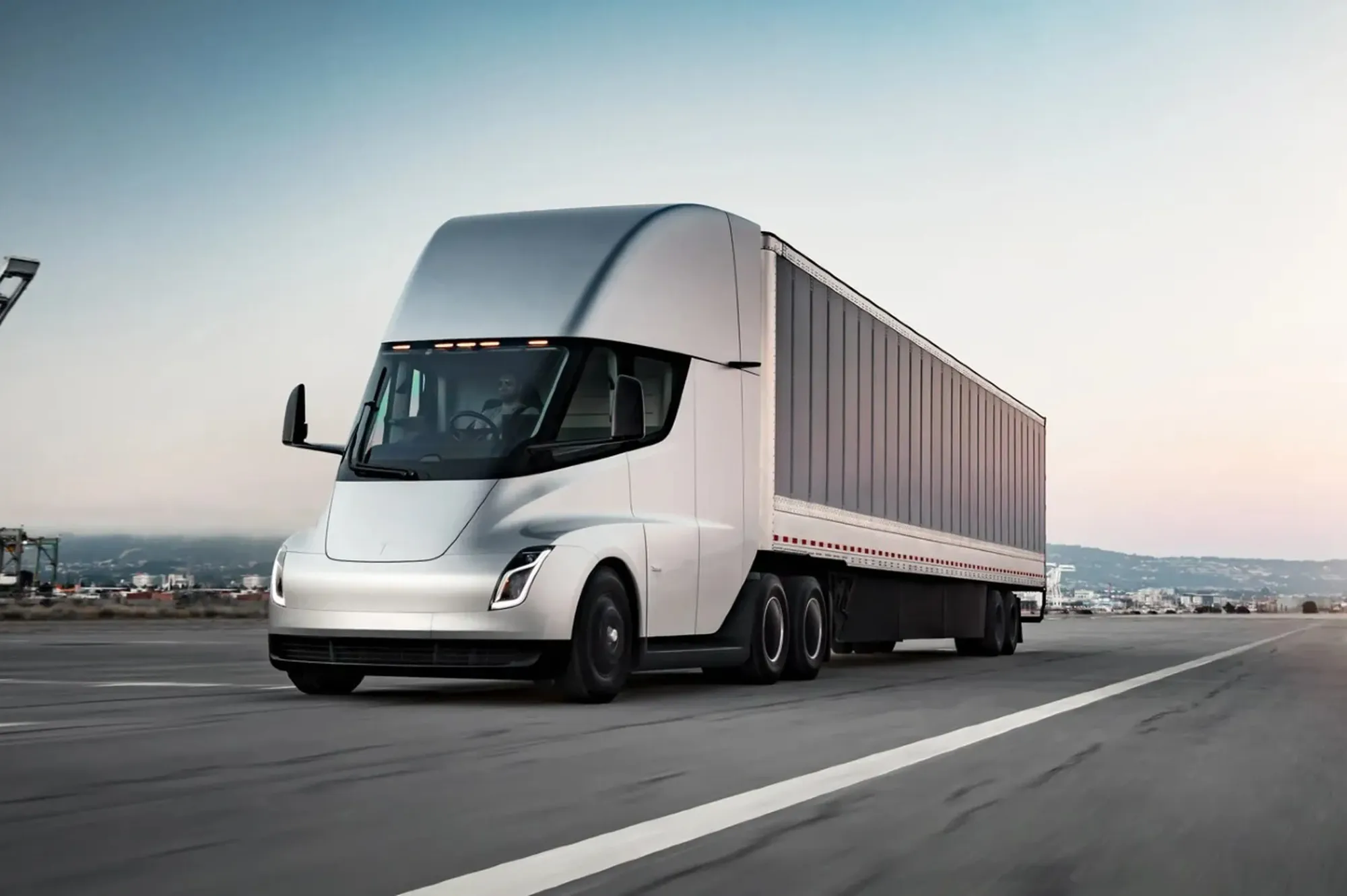 Tesla Semi Blanco