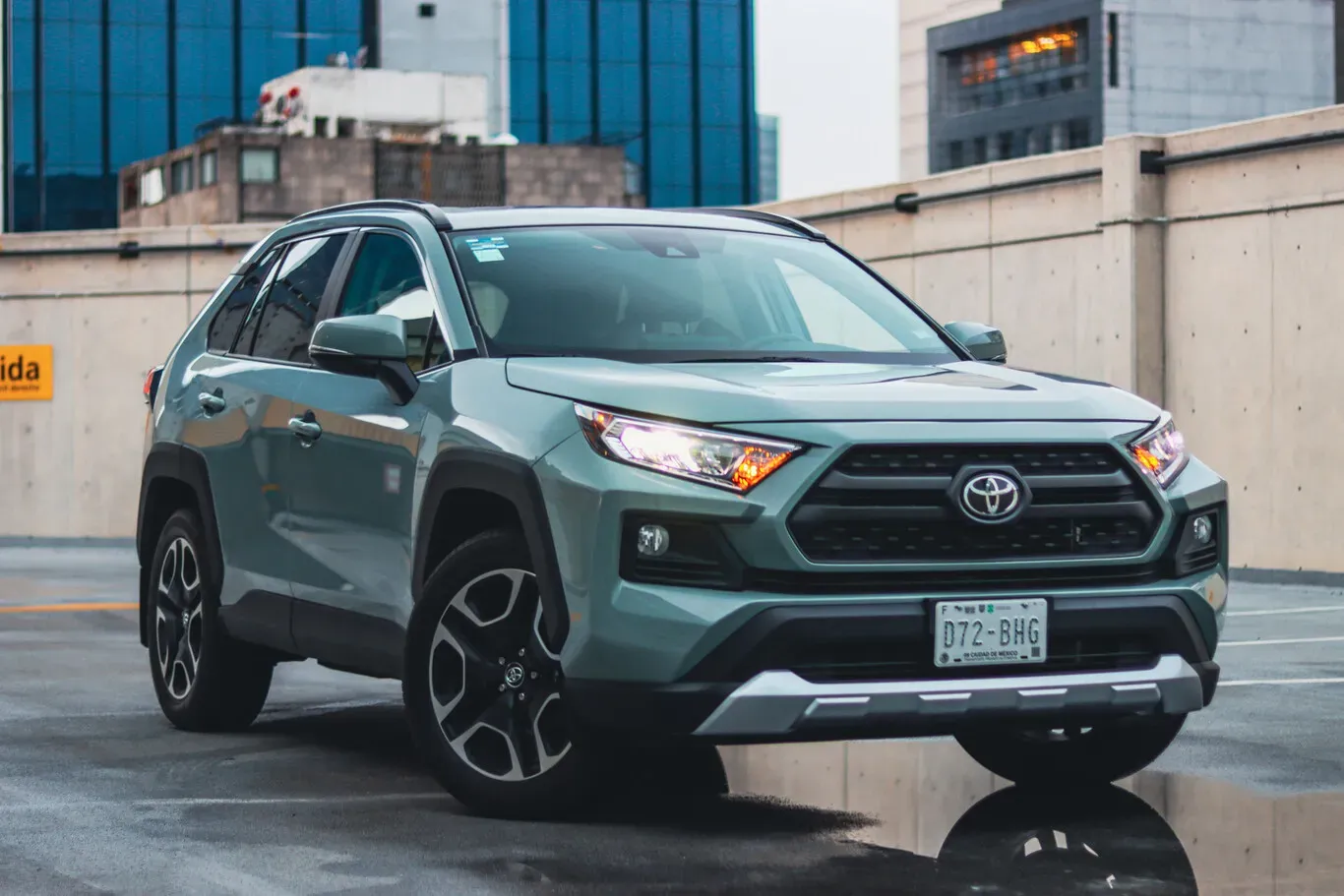 Toyota RAV4 Adventure