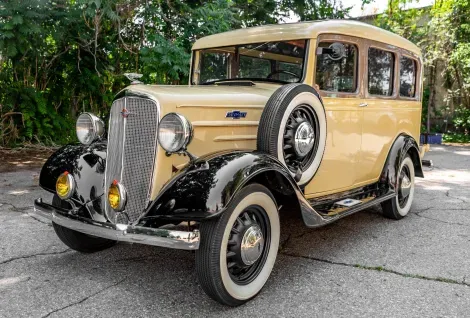 Chevrolet Suburban 1935 - 1940