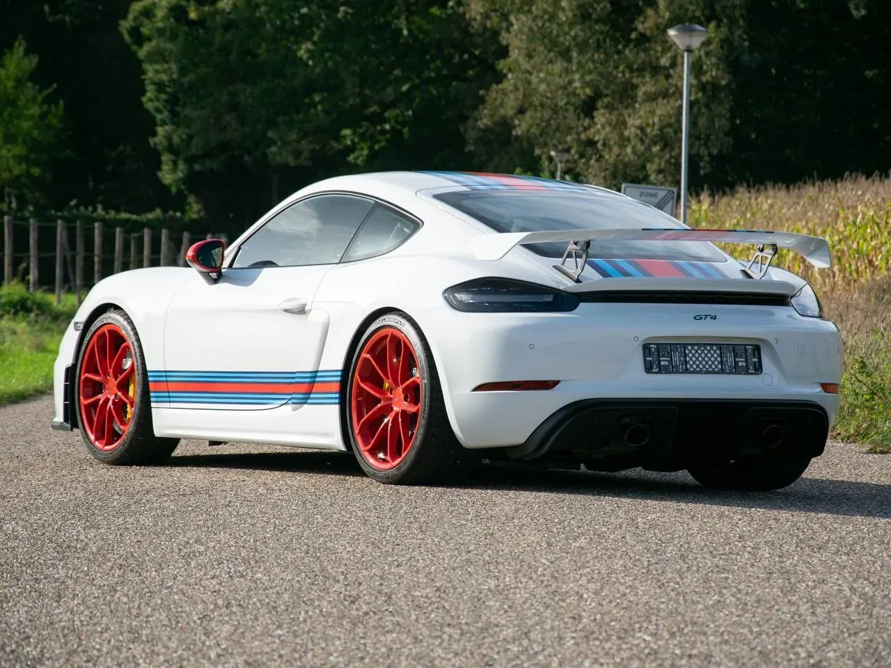 Porsche 718 Cayman GT4 2022