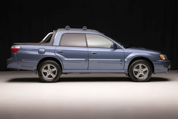 Exterior lateral del Subaru Baja Turbo 2006 color azul