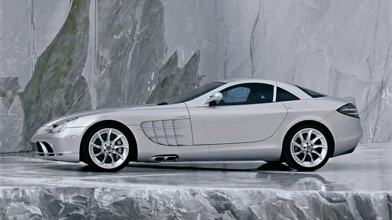 Mercedes-Benz SLR McLaren.