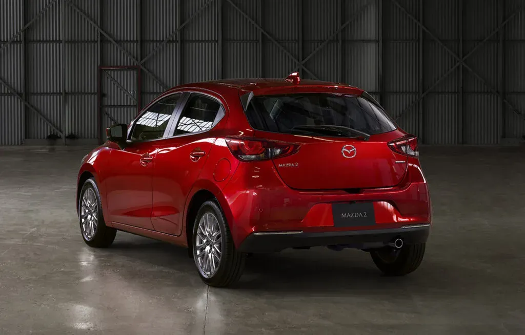 Mazda 2 Sedan 2021