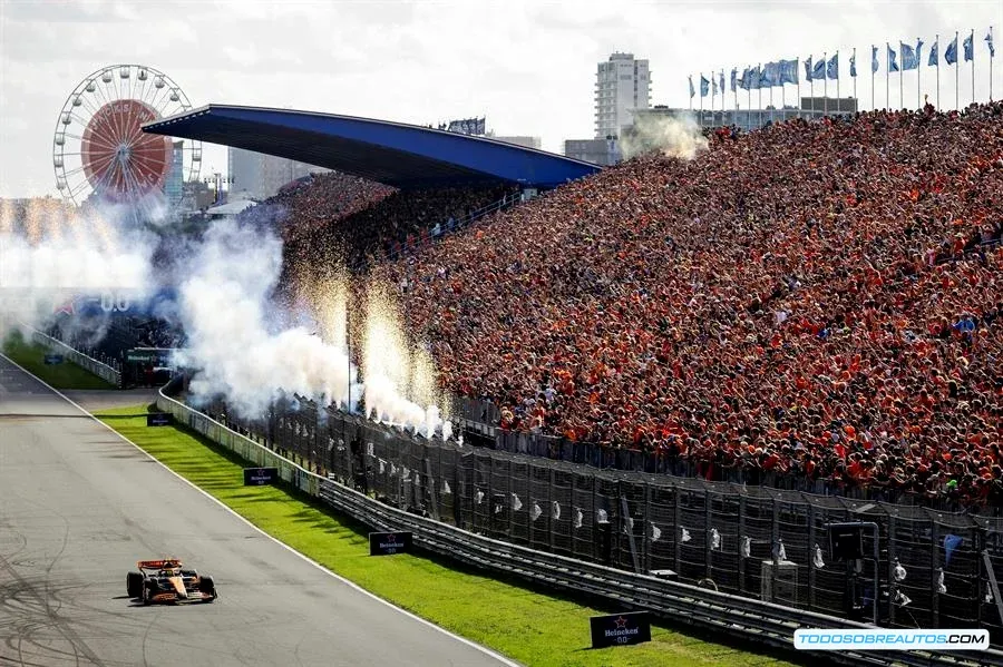 Lando Norris celebrando su victoria en el Gran Premio de Países Bajos.