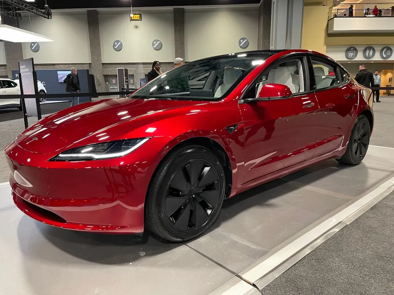 Tesla Model 3 2024