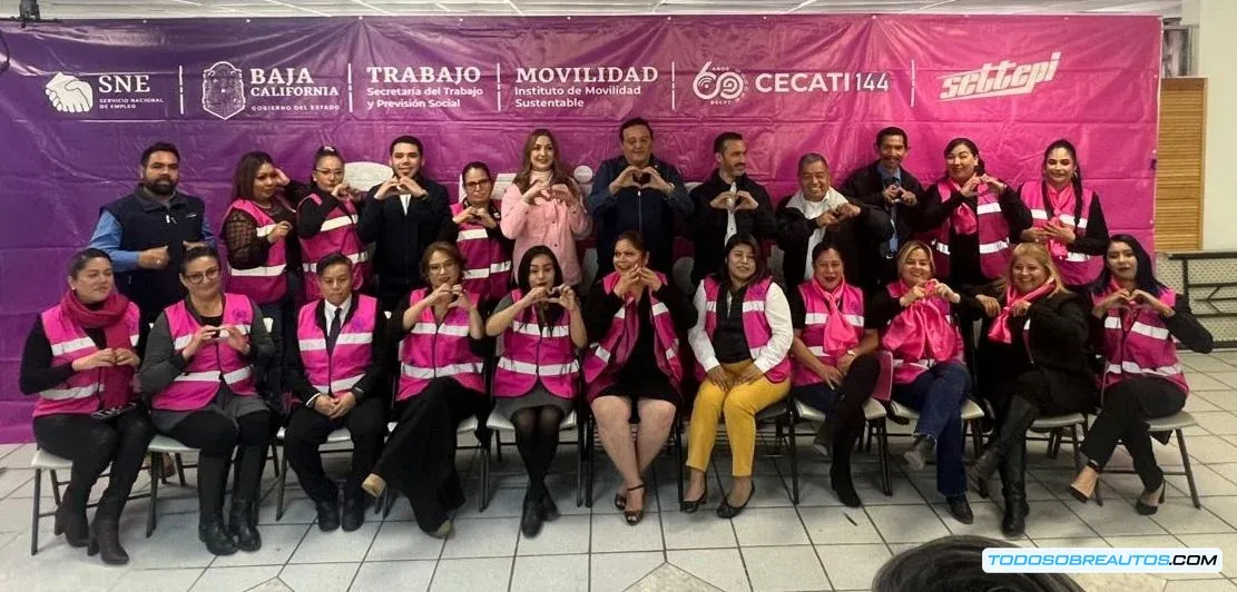 Grupo de mujeres graduadas del programa 