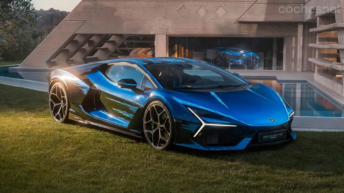 Lamborghini Revuelto