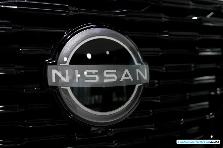 Imagen relacionada con la Bolsa de Tokio o el logo de Nissan, ilustrando la noticia de la suspensión de cotización.